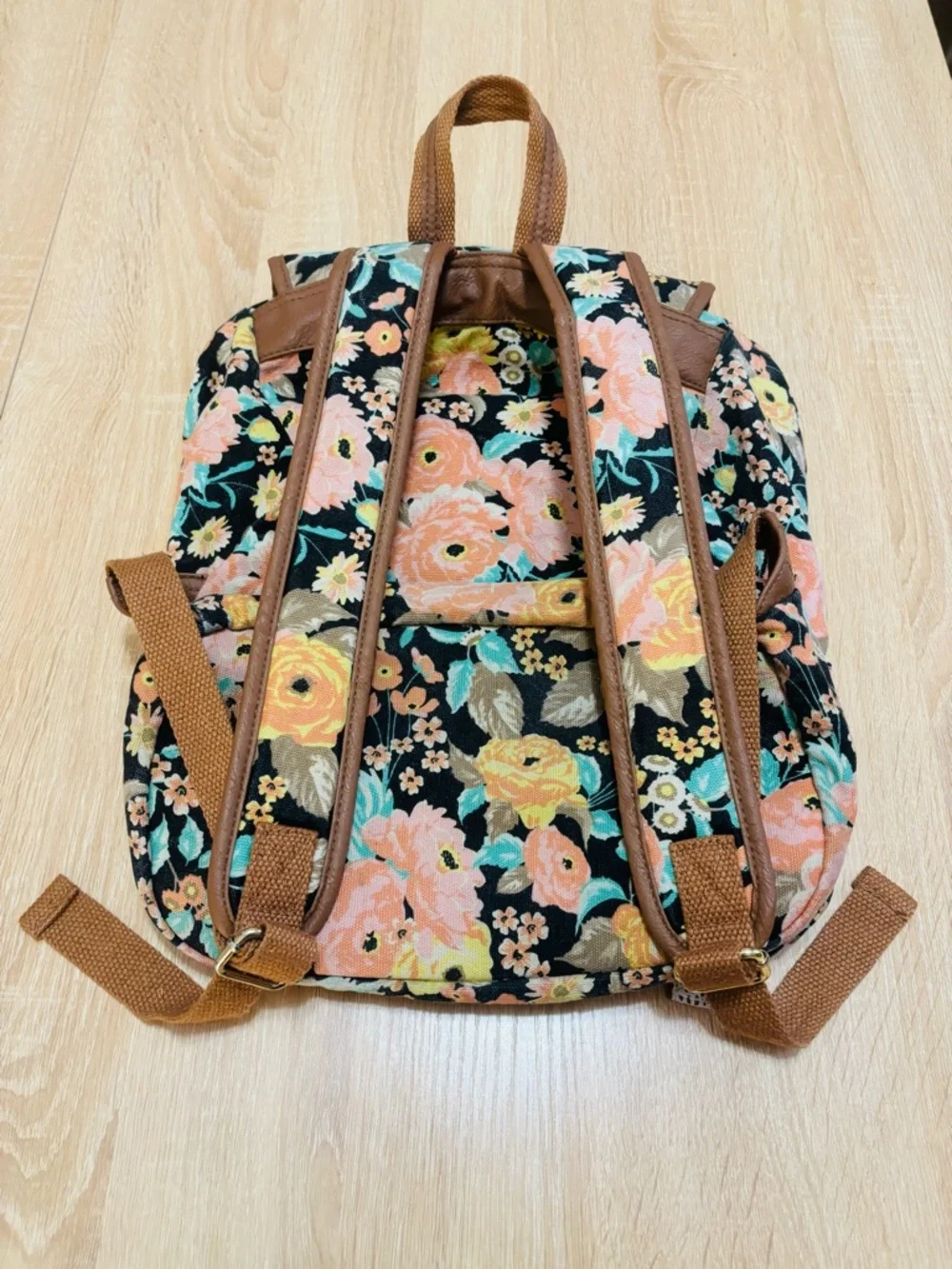 Candie’s 90s Floral Backpack